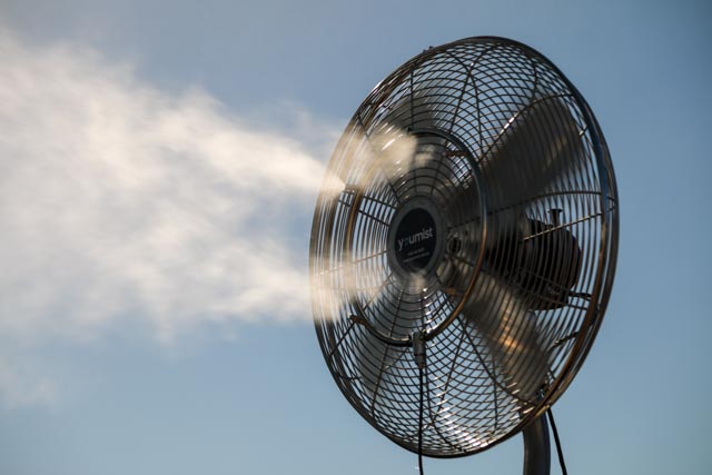 youmist misting fan in action
